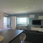 Olilou - Silhueta Citadina